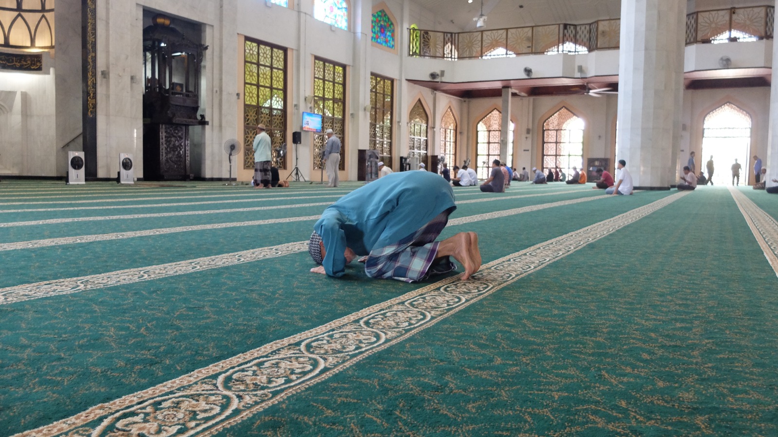 Is It Allowed to Make Duaa in My Own Language During Prayer? post thumbnail image